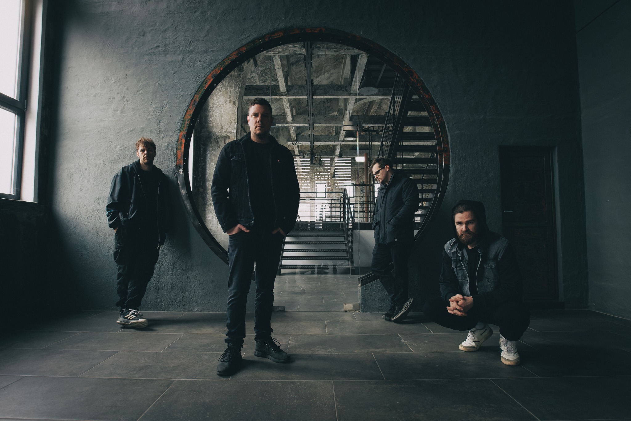 Leander Kills - Dinnyés József 'Hajnali ének'-ét formálták a saját stílusukra ezúttal Leanderék!